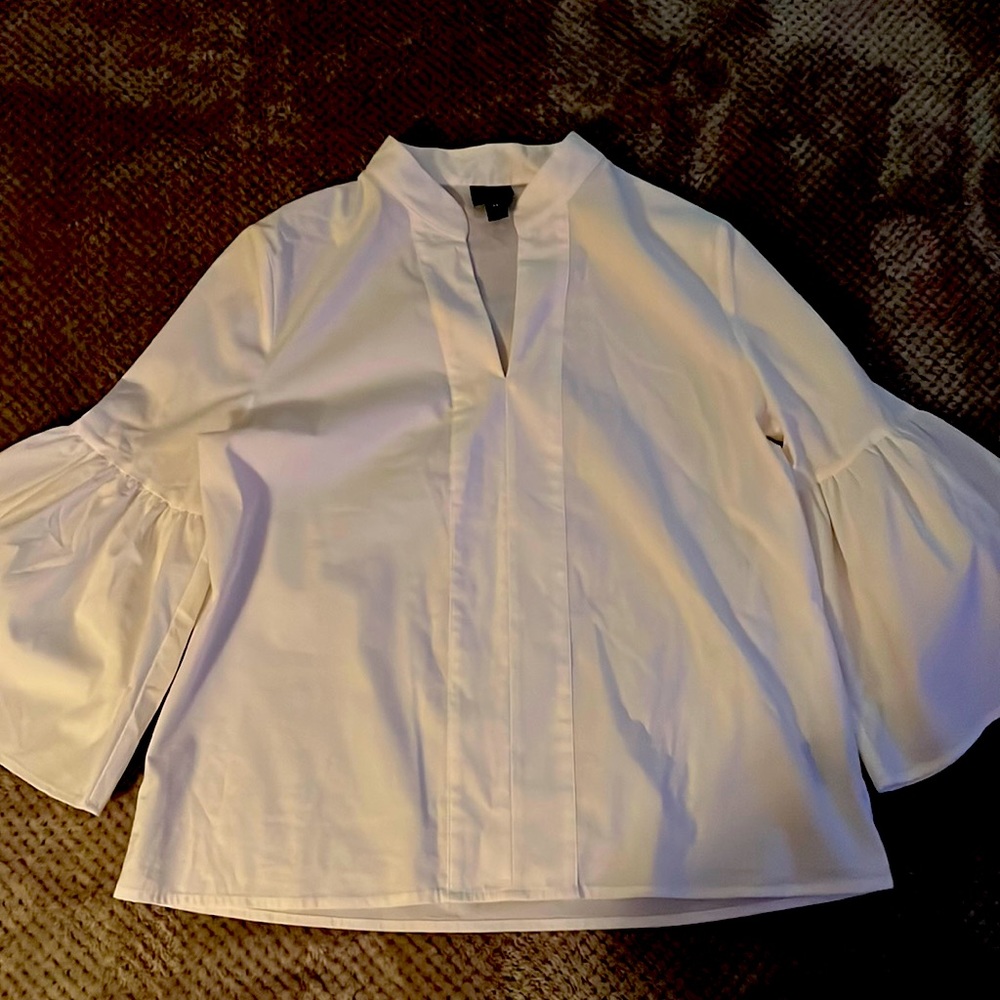 Worthington blouse white size medium ! Excellent condition!!